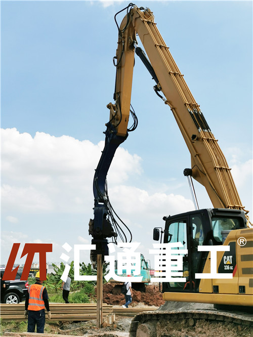 挖掘機(jī)打樁臂.jpg
